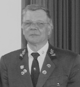 B- Wolfgang Warnecke